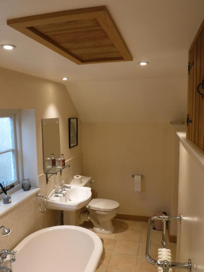 Villa 2 Vicarage Lane Highworth Exterior foto
